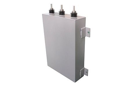 電容器的容量大小與什么有關(guān)？為什么？